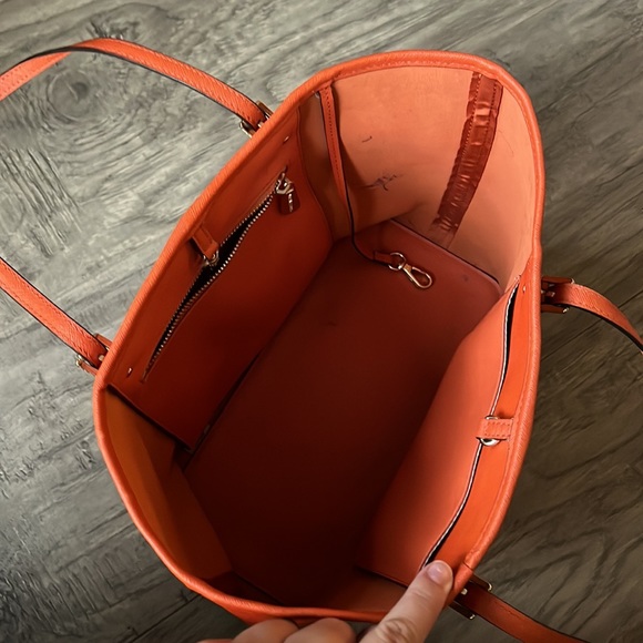 Michael Kors Purse | GREAT used condition - Picture 6 of 10